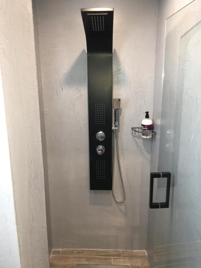 טולון Anastasia Luxury Suites 2 מראה חיצוני תמונה