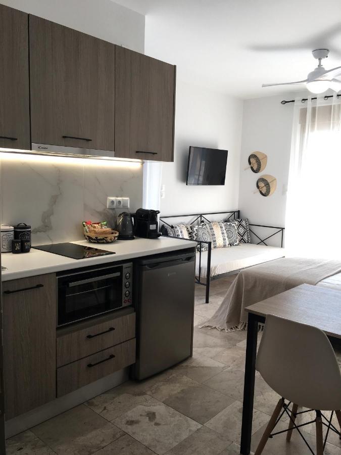 טולון Anastasia Luxury Suites 2 מראה חיצוני תמונה
