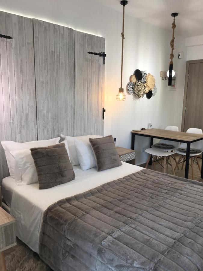 טולון Anastasia Luxury Suites 2 מראה חיצוני תמונה